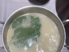 -红鼎豆捞·非遗鲍皇汤火锅(宝丰路店)