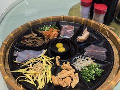 -老国贸云南传统过桥米线(滇池店)