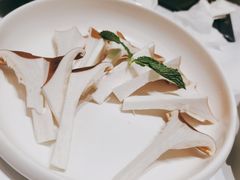 -红鼎豆捞·非遗鲍皇汤火锅(宝丰路店)