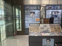 -回瑞眼镜·蔡司·依视路官方授权店(广益路万达店)