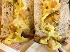鹰嘴豆咖喱鸡肉三明治-佐敦面包铺·JORDAN BAKERY