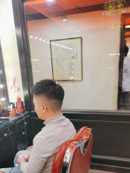 -东方先生国潮男士理发馆