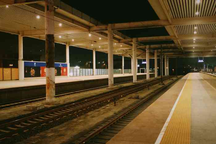 唐山站站台图图片