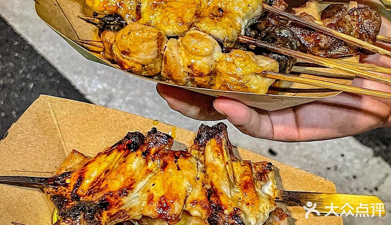 5r一串‼️杭州坠好吃平价街头烧鸟‼️氛围感💯提灯9r一串好吃哭