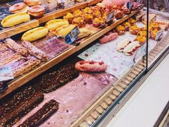 -巴黎贝甜(大宁国际商业广场店)
