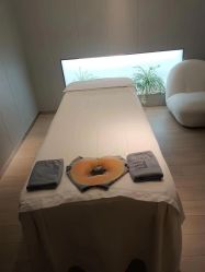 -PE SALON