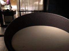 -上海滴水湖皇冠假日酒店