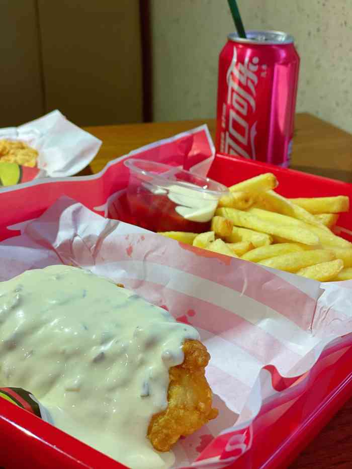 街卷(和平广场店)-"家附近新开的汉堡快餐店,从他开始装修就注.