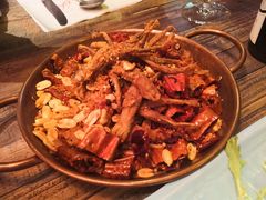 sisters秘制麻辣鸭舌-SISTERS BAR RESTAURANT川意酒馆(嘉善老市H楼店)
