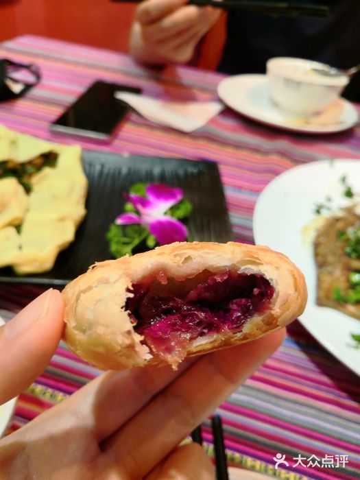 香巴拉云南餐厅(华莱坞店)云南现烤鲜花饼图片