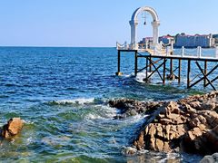 -北戴河碧螺塔海上酒吧公园