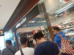 -东荟城名店仓