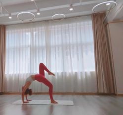 -亚太瑜伽普拉提学院