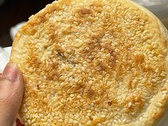 芝麻烧饼-穆得·老周家牛肉烧饼(普利街店)