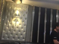 -蓝尊量贩(黄河路店)