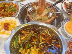 -乡土特色.冷锅鱼.牦牛肉汤锅