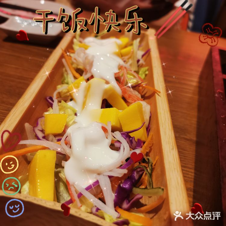 从外部来看还不错，走进去里面就是很正常的用餐环境