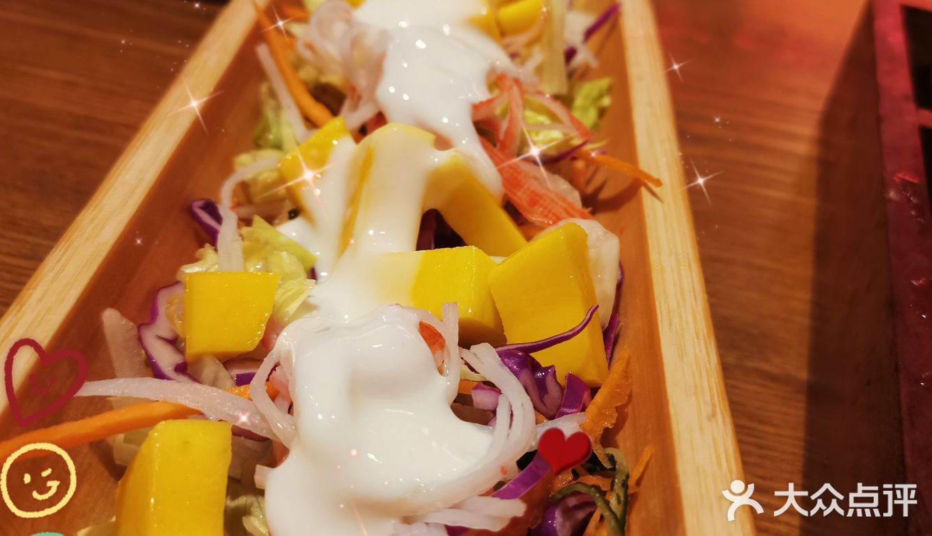 从外部来看还不错，走进去里面就是很正常的用餐环境