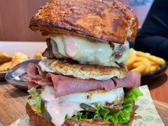 双蛋指椒牛肉汉堡-魏斯理汉堡(西安沣东吾悦店)