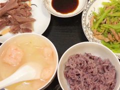-爱的果实月嫂育婴师(世纪东方店)