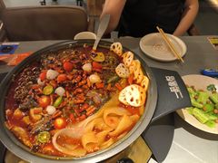 -王府井奥莱棋盘山小镇