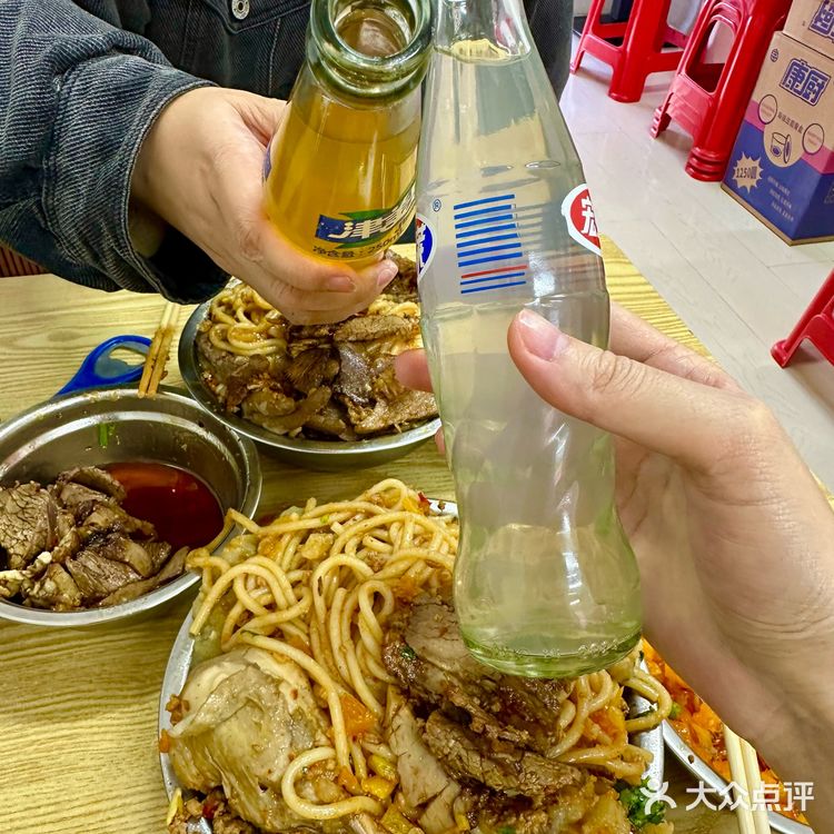 在大连！就这种不起眼的小店才好吃….