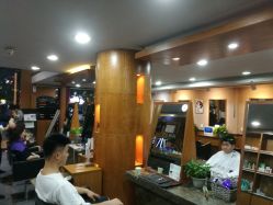 -水灵珑美容造型中心