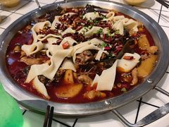 -晓彭肥肠鸡·泡椒鸡火锅(水木天地店)