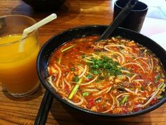 -鸡汤过桥·过桥米线