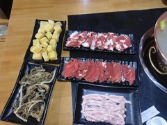 -果松木炭酸菜铜火锅·外婆参鸡汤