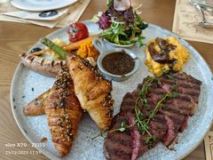 -Mark&Mars Restaurant