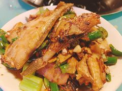 -鸿顺老铁锅美蛙鱼府(解放碑店)