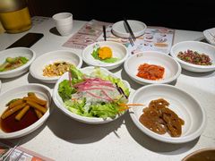 餐前小菜-本家韩国烤肉(青岛万象城店)