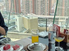 -宝利来国际大酒店-凤凰阁旋转餐厅