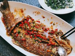 -鱼鲜饭香·招牌汽锅剁椒鱼头王