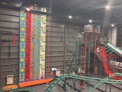 -极限PLAY运动娱乐新世界·团建派对潮玩休闲馆·室内蹦极高空游乐园