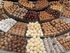 -Laderach 莱德拉(上海环贸iapm店)