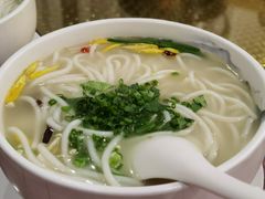过桥米线-蝴蝶泉宾馆-中餐厅