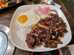 秘制牛肉盖饭-MI WU FACTORY米屋美食工厂餐厅(绿地店)