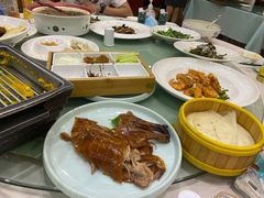 明湖烤鸭-鹊华居·地道鲁菜·海鲜·融合味(大明湖店)