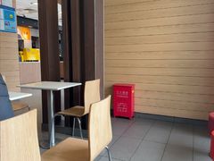 -麦当劳(乳山路店)