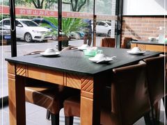 靠窗位-齐月岐山面馆(朝阳大街店)