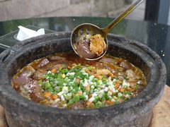 石锅肥肠毛血旺-铜锣湾·有麝自然香(重庆新天地店)