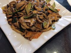 -吴记酱骨炖菜馆(康安路店)