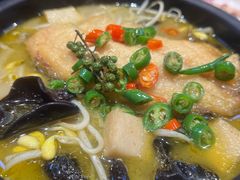 -渝是乎酸菜鱼·川渝小炒(新世界百货望京店)