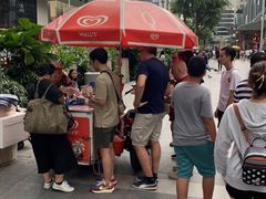 -詹爷爷乌节路街头冰淇淋