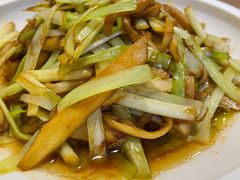 韭黄杏鲍菇-建辉湖南土菜馆(南大街店)