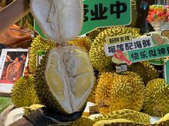 -雍容荟帝王蟹活龙虾展台自助(IFS黑金店)