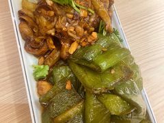 老汤油焖尖椒-同合居·非遗东北菜(王府井店)