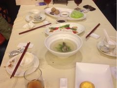 三个人吃7个菜所剩无几了。。。。。-小榄人家酒楼(民安店)